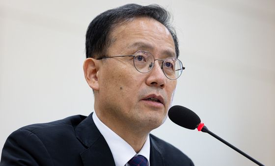 오후 청문회 이어가는 이형일 부총리 후보자