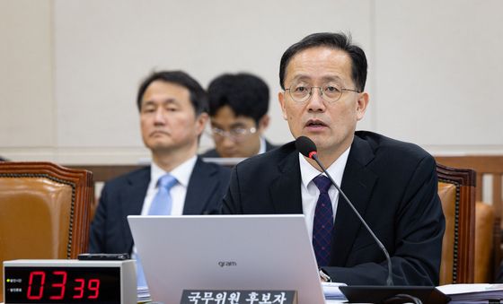 인사청문회 답변하는 이형일 부총리 겸 재정경제부 장관 후보자