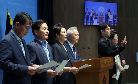 이진숙 의원 고발 기자회견하는 더불어민주당