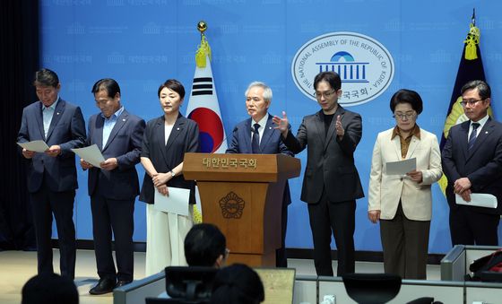 이진숙 의원 고발 기자회견하는 더불어민주당