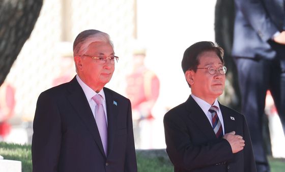 국민의례하는 이재명 대통령