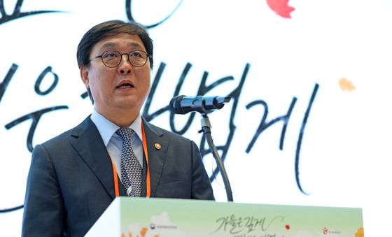 개회사 하는 최휘영 문체부 장관