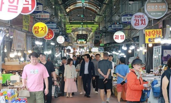 대전시, 추석 앞두고 중리·문창·부사시장서 전통시장 장보기