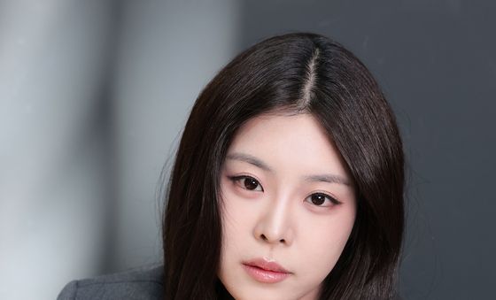 '미코 진' 우서윤, 빠져드는 우아함