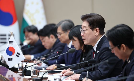 한·타지키스탄 정상회담 발언하는 이재명 대통령