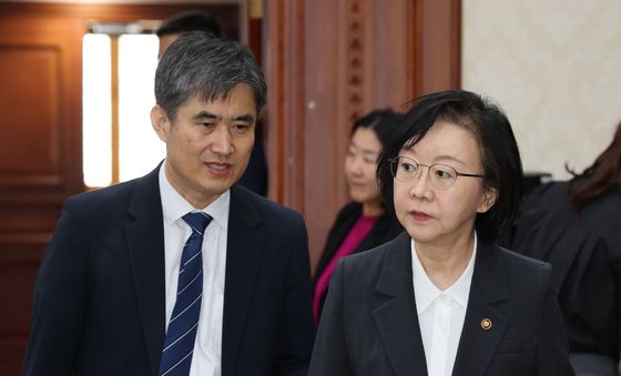 국가정책조정회의 참석하는 오유경 식약처장