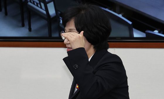 국가정책조정회의 참석하는 원민경 장관