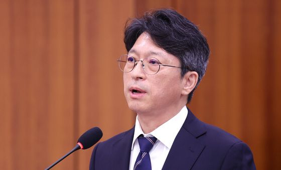 모두 발언하는 홍지선 국토부 장관 후보자