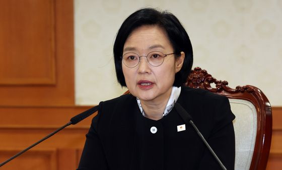 인사말 하는 한성숙 총리