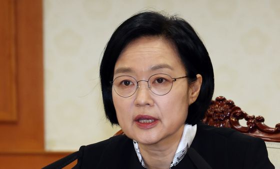 인사말 하는 한성숙 총리