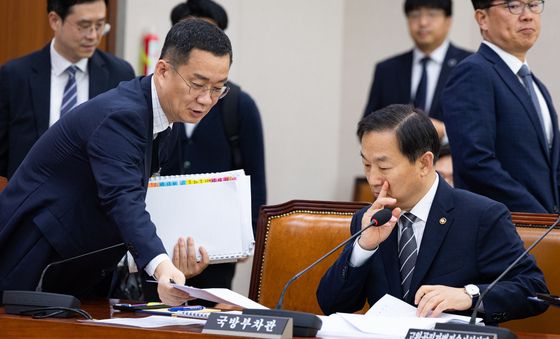 법사위 법안심사1소위 출석한 이두희 국방차관