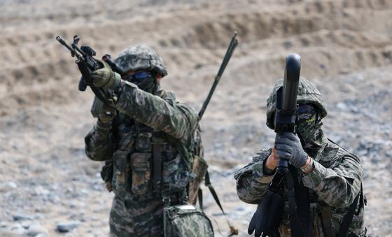 재밍건 정조준