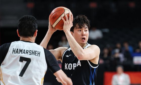 공격 시도하는 이현중