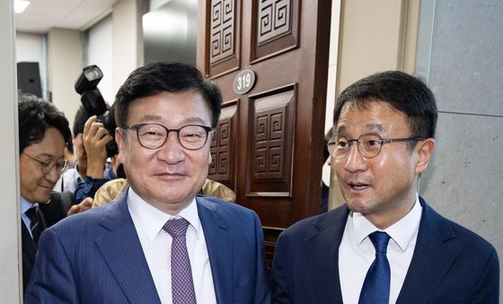 운영위 마치고 나서는 한병도·정점식 원내대표