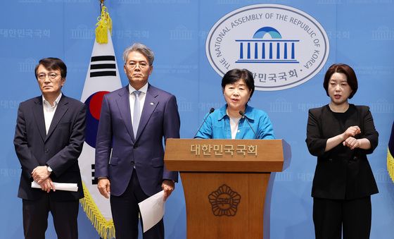 與 “김승원, 법무장관 적임자"