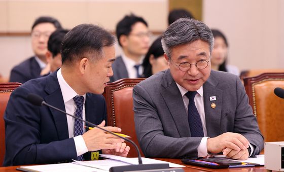 대화 나누는 윤호중·김종철