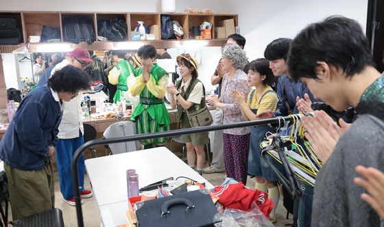 '나는 반딧불' 주역들 응원하는 정중식