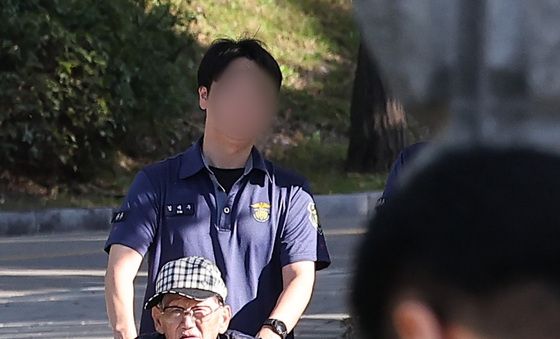 일시 석방되는 이만희