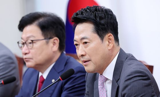모두 발언하는 장동혁 대표