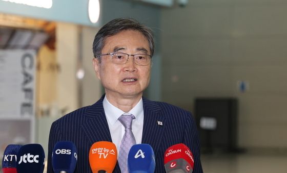 미국 출국길 나선 조현 장관