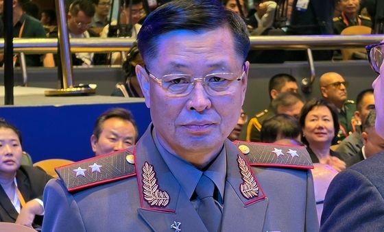 中 샹산포럼 참석한 김강일 北국방성 부상