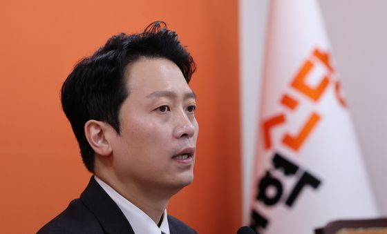 쇄신안 발표하는 이기인 비대위원장 '지도부 인사 비례대표 출마금지'