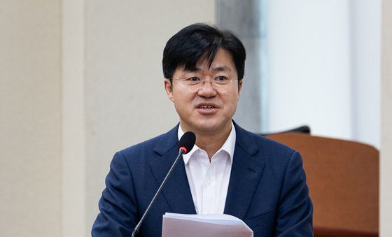 법안심사보고하는 박상혁 정무위 법안심사1소위원장