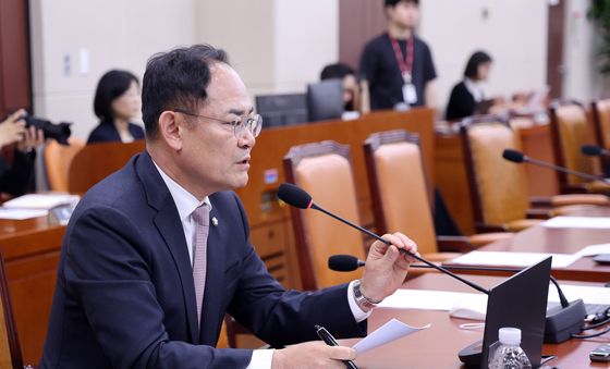 국회 국방위, 野 간사 홀로 출석해 발언