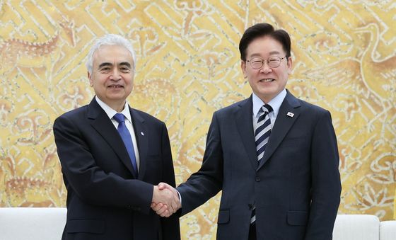 파티 비롤 국제에너지기구(IEA) 사무총장 접견하는 이재명 대통령