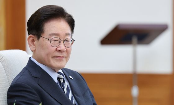 파티 비롤 IEA 사무총장 발언 듣는 이재명 대통령