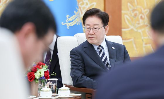 파티 비롤 IEA 사무총장 접견하는 이재명 대통령