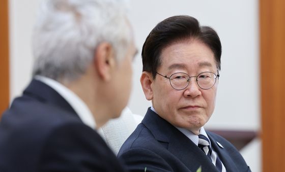 파티 비롤 IEA 사무총장 발언 듣는 이재명 대통령
