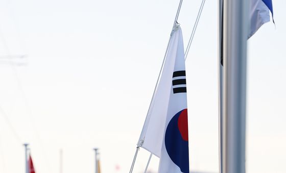 나고야 아시안게임 선수촌 게양되는 태극기