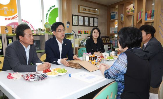 추석 명절 사회복지시설 방문한 김민재 차관