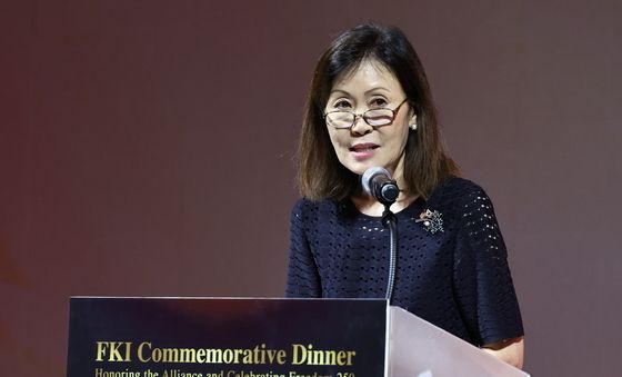 美 건국 250주년 만찬 축사하는 미셸 스틸 주한 미국 대사