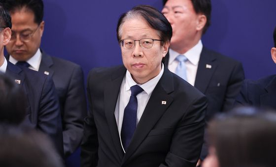 이재명 대통령 현안 기자회견 참석한 조성주 인사수석