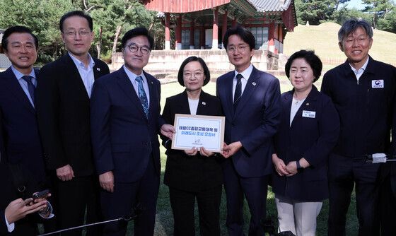 태릉CC 종합교통대책 요청서 전달받은 한성숙 총리