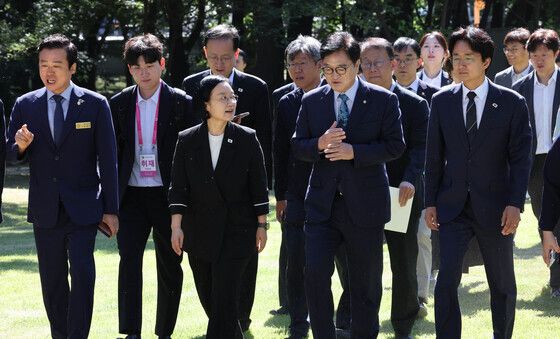 한성숙·우원식 주택공급 계획 대화