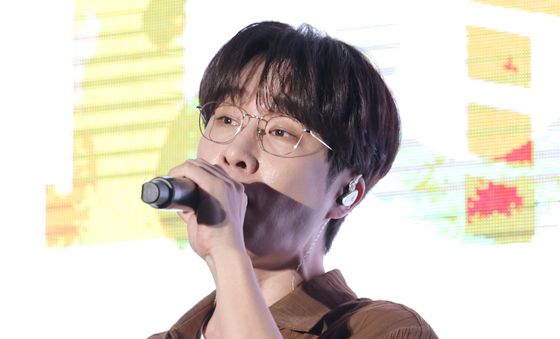 열창하는 소란 고영배