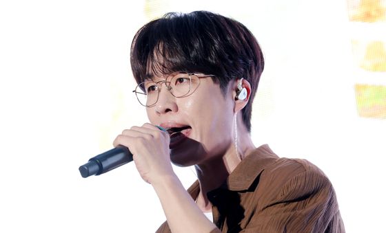 '이별직전' 열창하는 소란