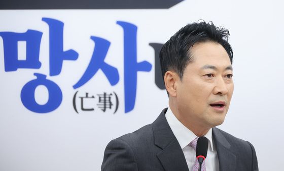 현안 기자간담회하는 장동혁 대표