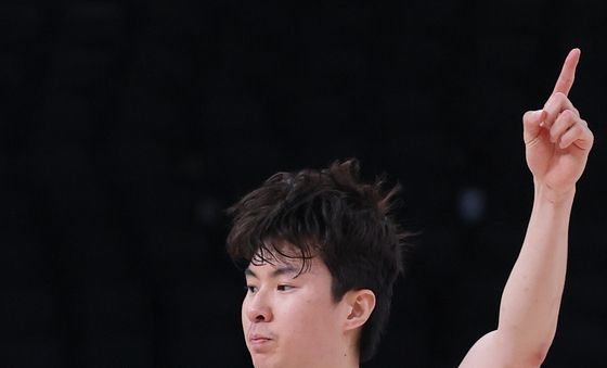 이현중 '엄지 손 번쩍'