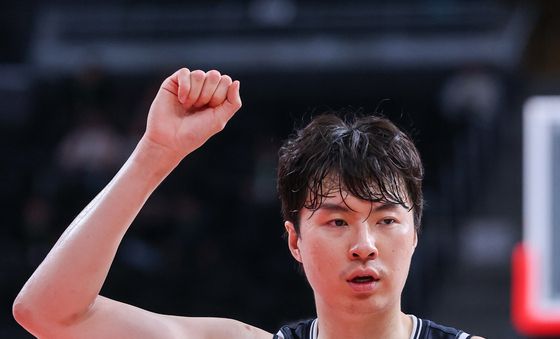 이현중 '주먹 불끈'