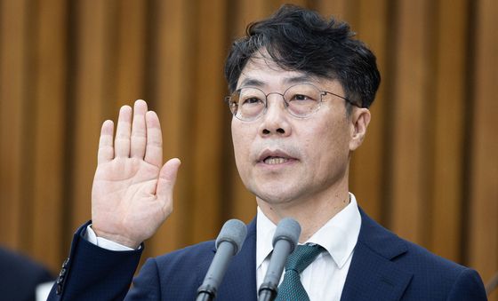 이 대통령, 김성수 대법관 임명안 재가…현 정부 출범 첫 대법관 취임