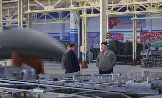 무기 생산 점검 나선 北 김정은 총비서