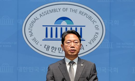 후보자직 사퇴 기자회견하는 김승원 후보자