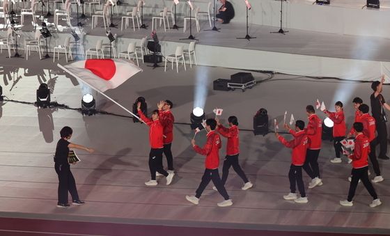 개최국 일본 선수단 입장