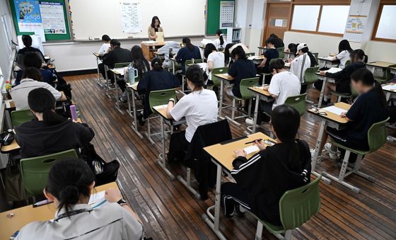 다가오는 수능, 모의평가 준비하는 수험생들