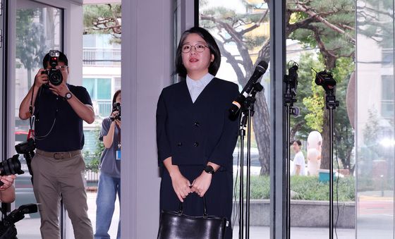 용혜인, 인사청문회 준비 사무실로 첫 출근