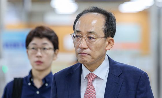 법정 향하는 추경호 시장